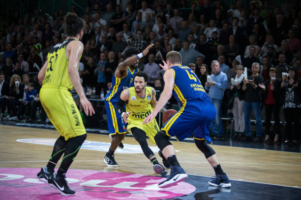 李月汝全场 李月汝全场